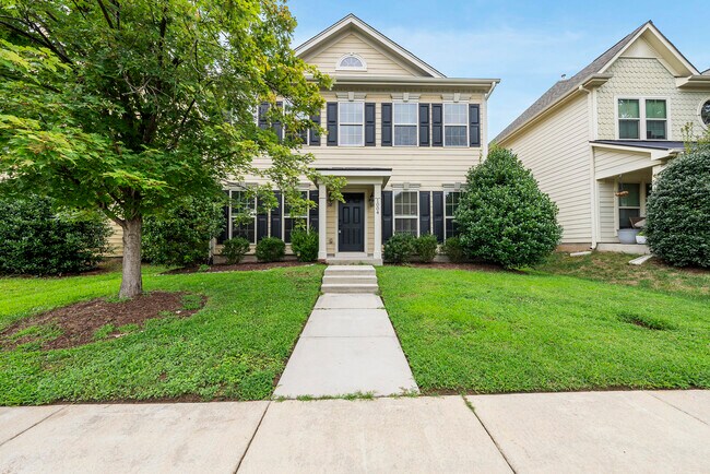 Primary Photo - 1004 Crinoline Ln