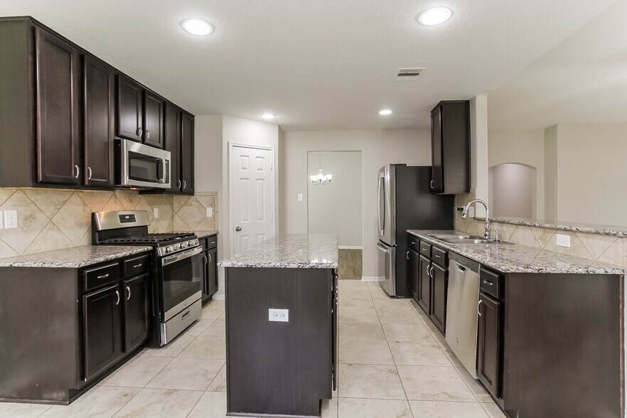 Building Photo - 4215 Echo Clearing Ct