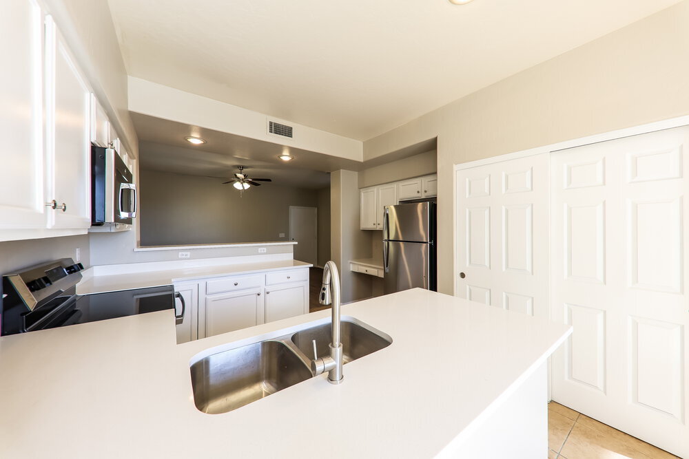 Building Photo - 1515 E South Fork Dr