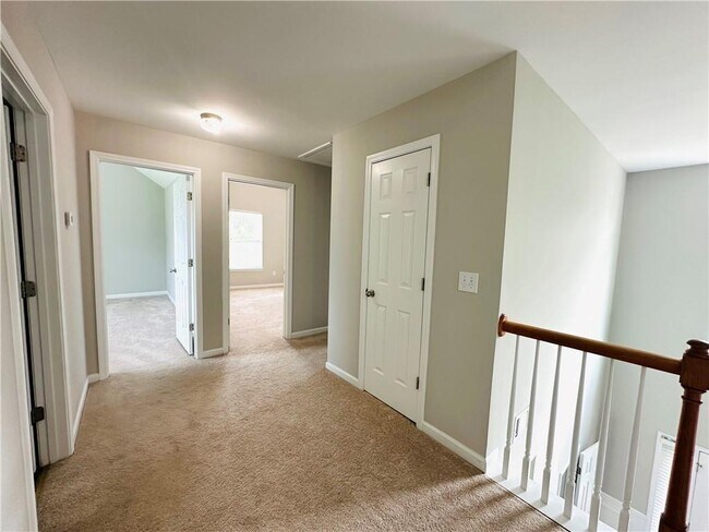 Building Photo - 1215 Grey Rock Way