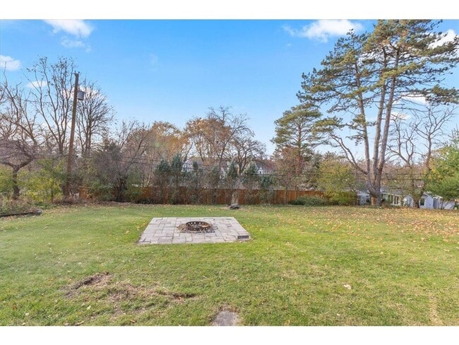 Building Photo - 5528 Merritt Cir