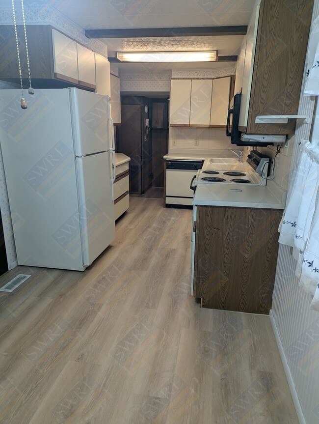 Building Photo - 1038 Lyle St