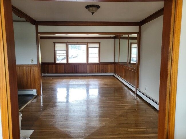 Building Photo - 38 Hillside Ave