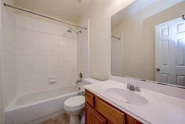 Building Photo - 1222 Hemple Dr