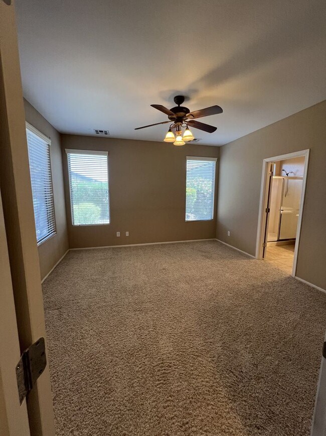 Building Photo - 4457 E Carob Dr