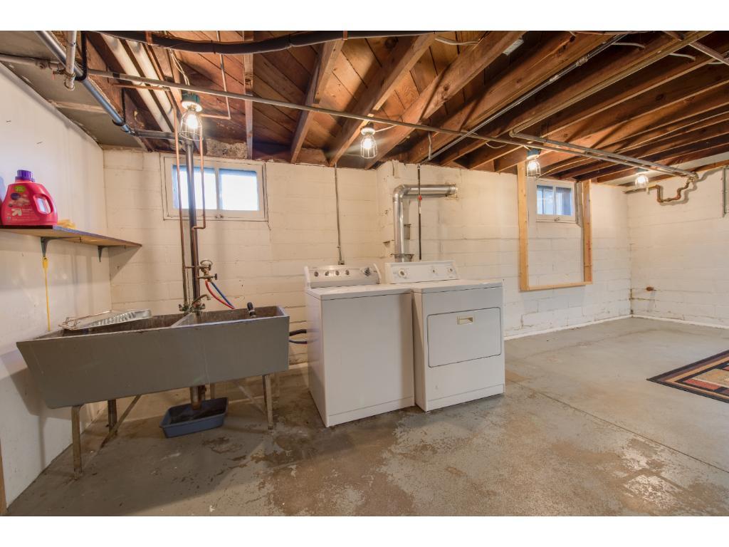 Building Photo - 1674 St Clair Ave