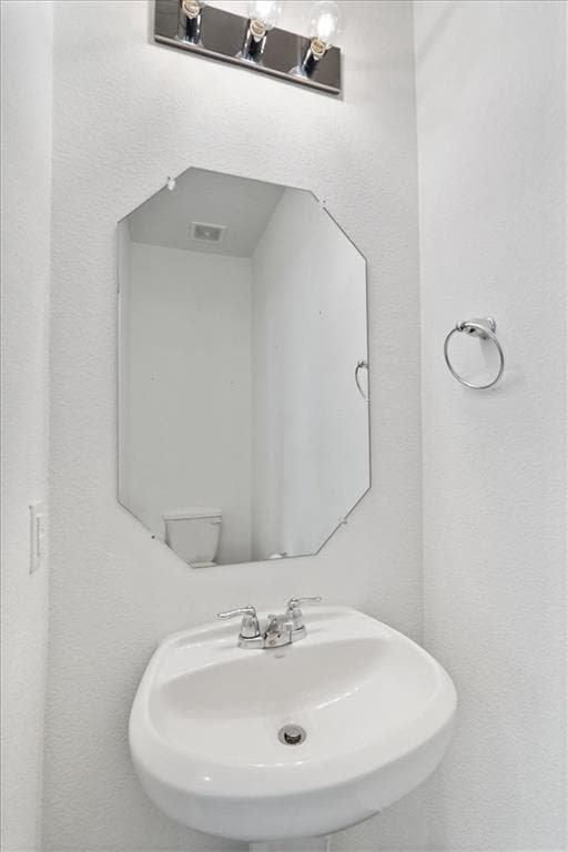 Building Photo - 6500 Routenburn St