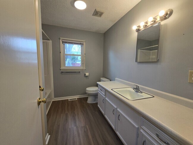 Building Photo - 2604 Geneva Ct