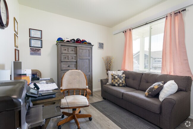 Guest bedroom/office - Sapphire Patio Home Apartments