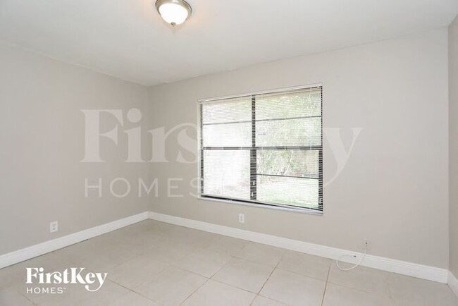 Building Photo - 4582 Brook Dr