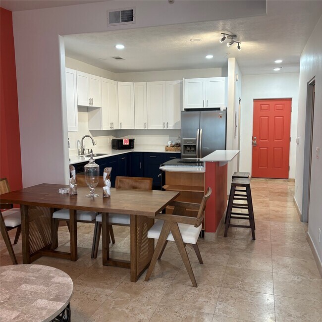 Building Photo - 9420 Seawall Blvd