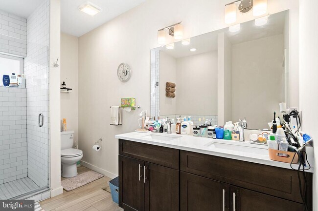 Building Photo - 1638 N 5th St