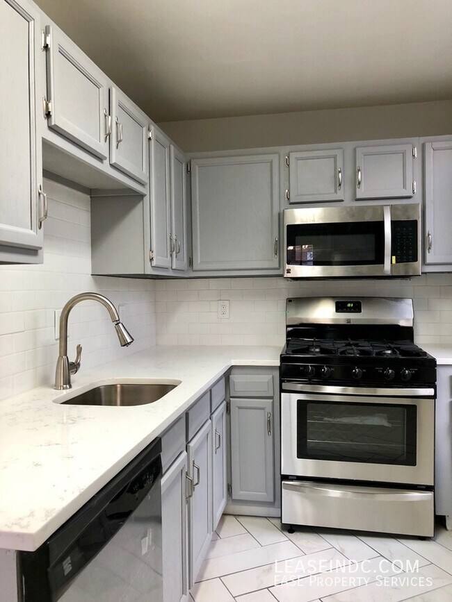 Building Photo - 1708 3rd St NW