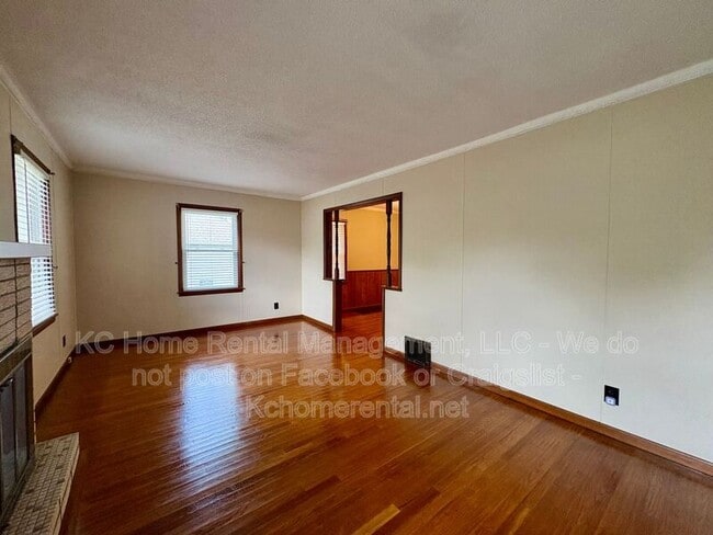 Building Photo - 7839 Robinson St