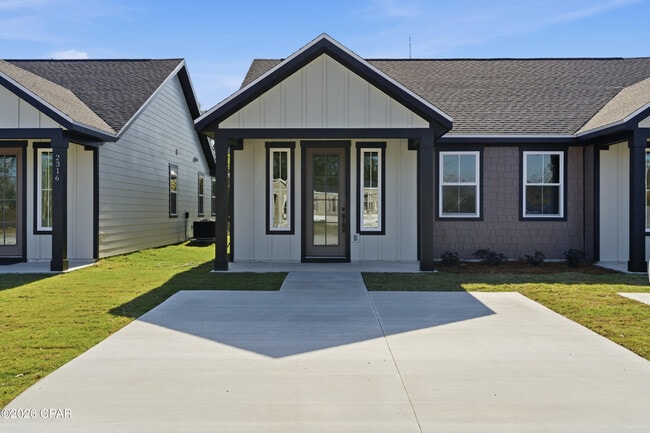 Building Photo - 2316 E 19th Pl