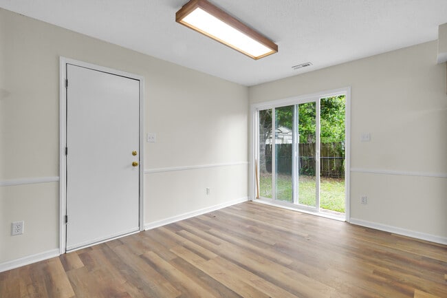 Building Photo - 120 Tar Heel Dr