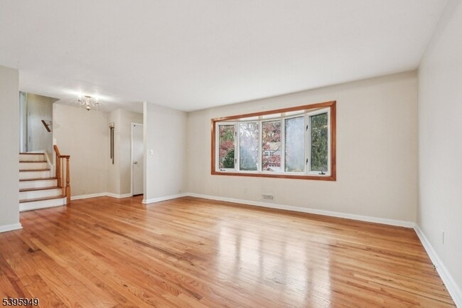 Building Photo - 145 Vivian Ave