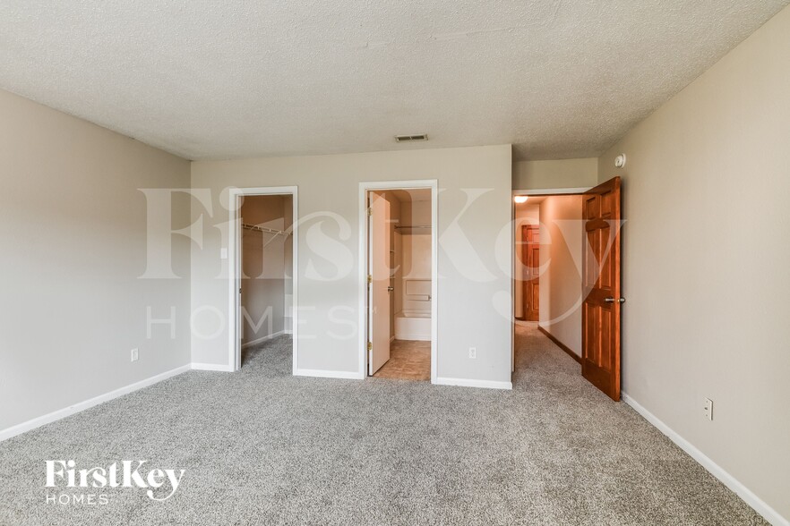 Building Photo - 2312 Westmere Dr