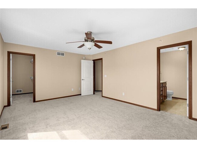 Building Photo - 15650 60th Ave N