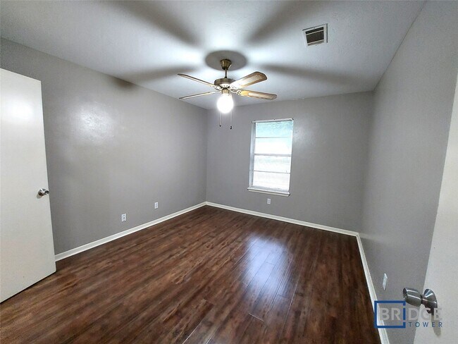 Building Photo - 1611 Hazelwood St