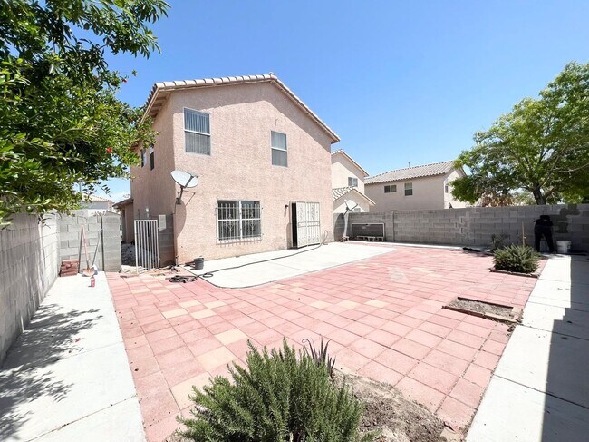 Building Photo - 5717 W Dewey Dr