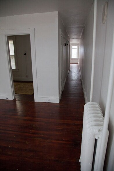 Building Photo - 5 Gren-Way Aly