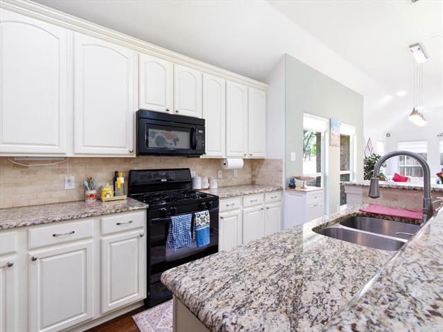 Building Photo - 4101 Carmel Mountain Dr