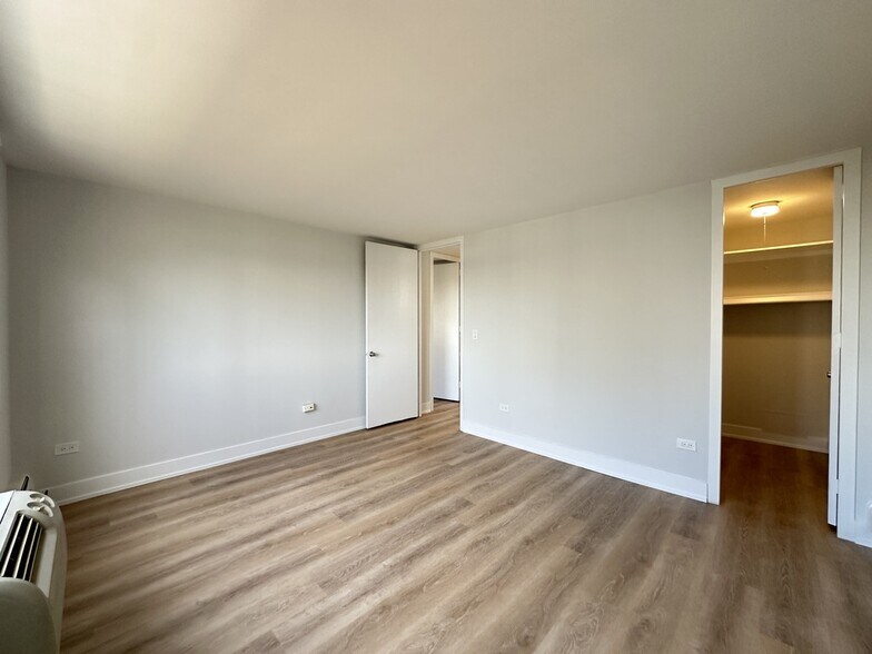 Building Photo - 1349 N Dearborn St