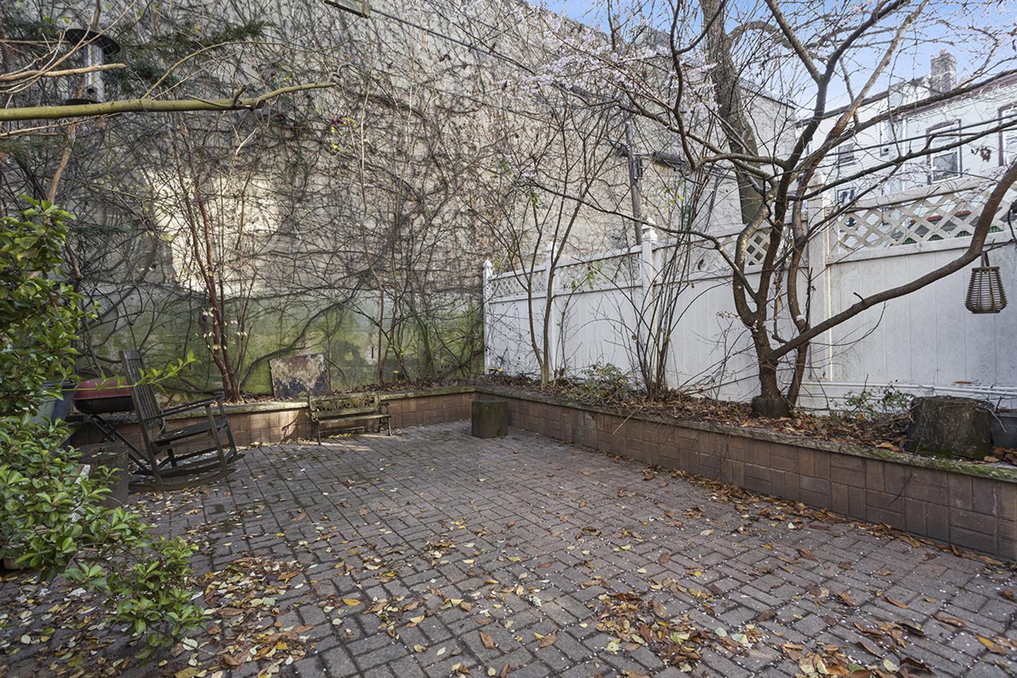 Building Photo - Upscale Bushwick apartment 2 blocks from L Line