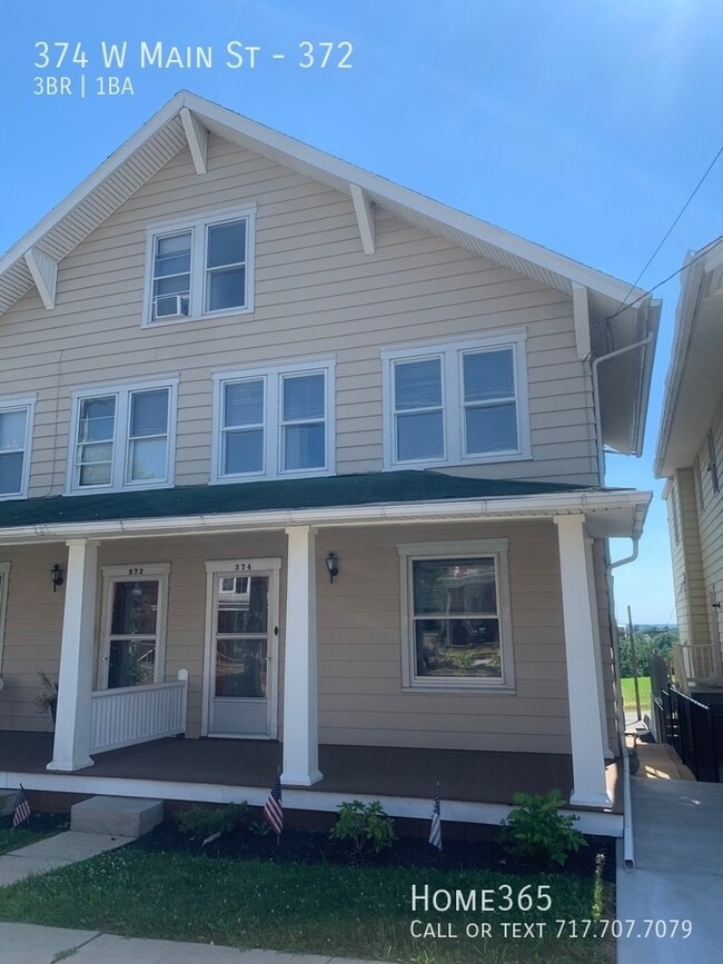 Spacious 3 Bedroom, 1 Bathroom in Dallastown! 374 W Main St Yoe PA