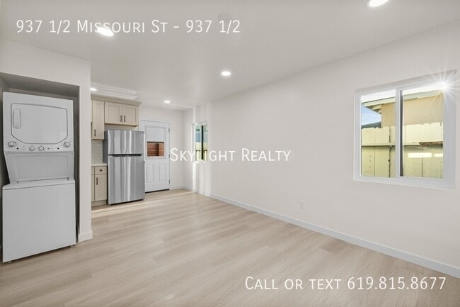 Building Photo - 937 1/2 Missouri St-937 1/2