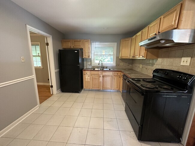 Building Photo - 3309 Kavanaugh Cir NW