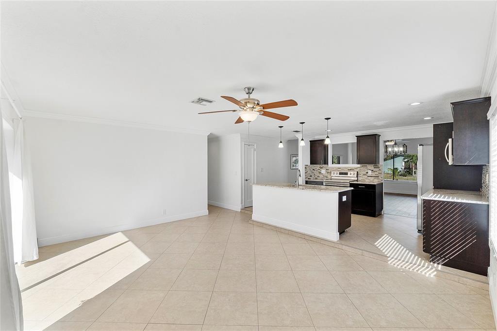 Building Photo - 7320 NW 45th Ct