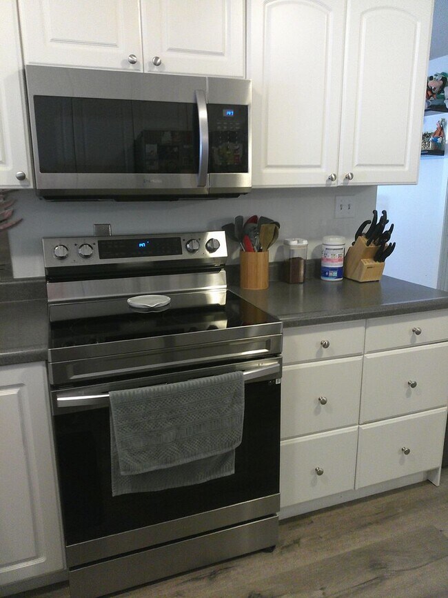 Building Photo - Must see in North Vacaville