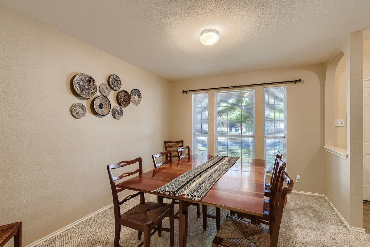 Building Photo - 10430 Tiger Field