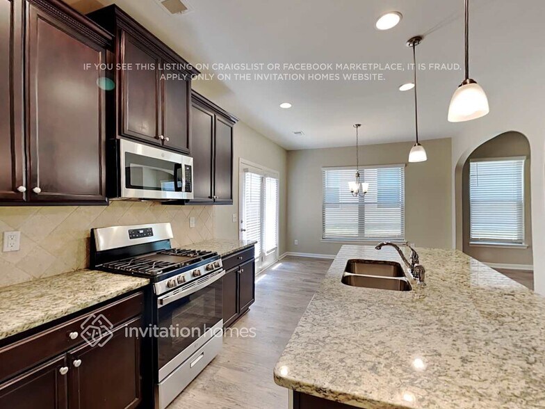 Building Photo - 2904 Warwick Ct