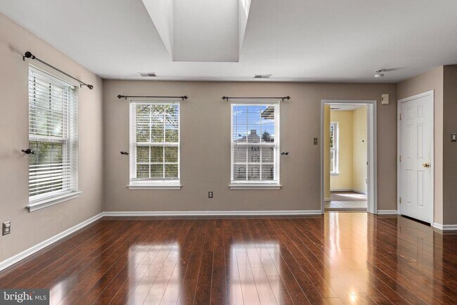 Building Photo - 312 River Birch Cir