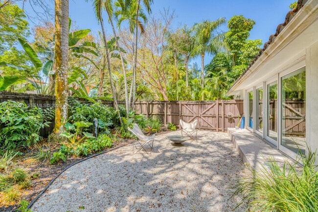 Building Photo - 4071 Barbarossa Ave