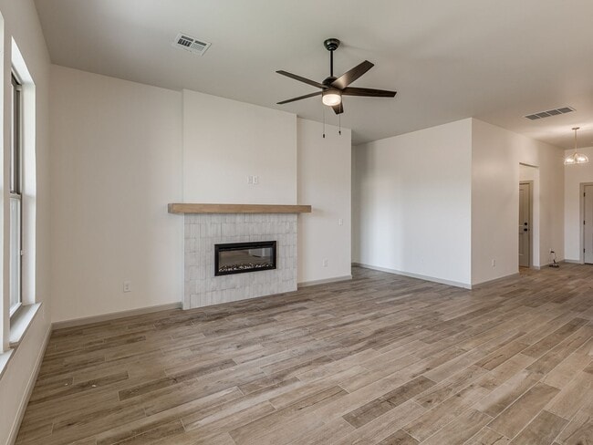 Building Photo - Brand New Home In Noble!