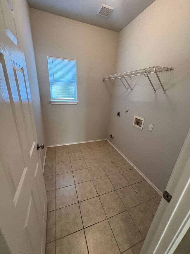 Building Photo - ? For Lease in Manor, TX! ?