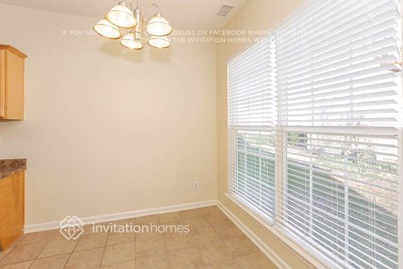 Building Photo - 5519 Bentgrass Run Dr
