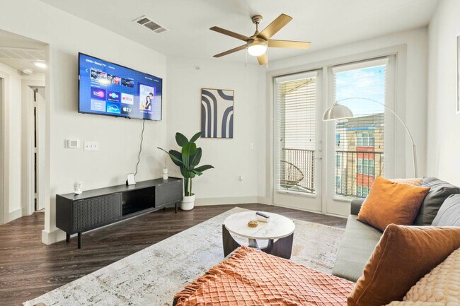 Building Photo - 8122 Midtown Blvd