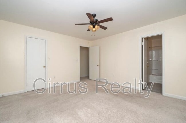 Building Photo - 9 Towne Square Dr