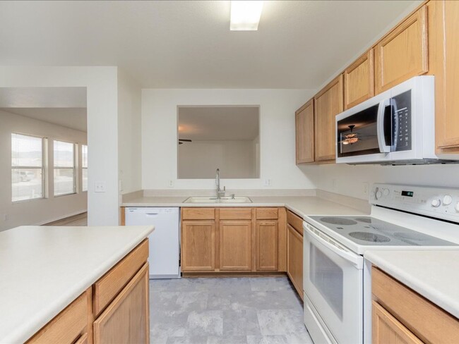 Building Photo - VAIL SCHOOL DISTRICT!!! CORNER LOT NEAR PU...