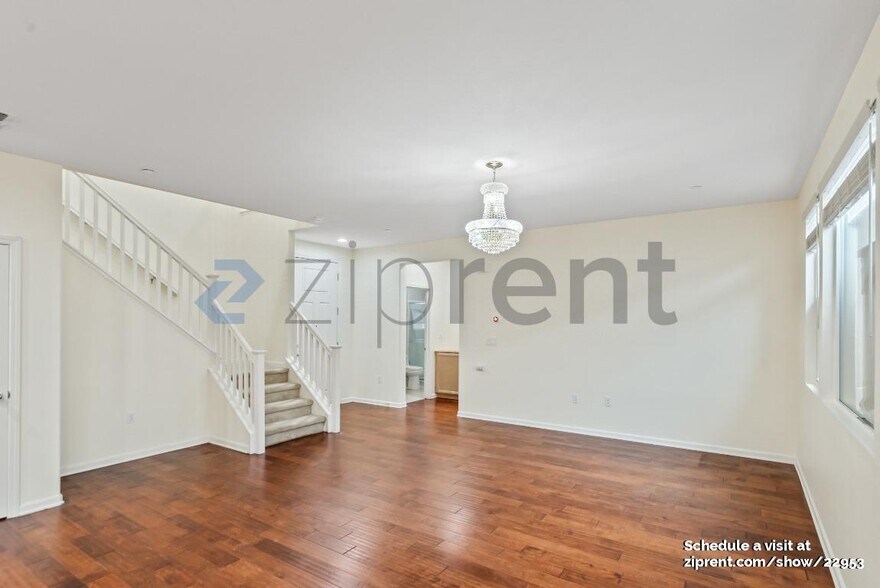 Building Photo - 334 Pacifica Dr