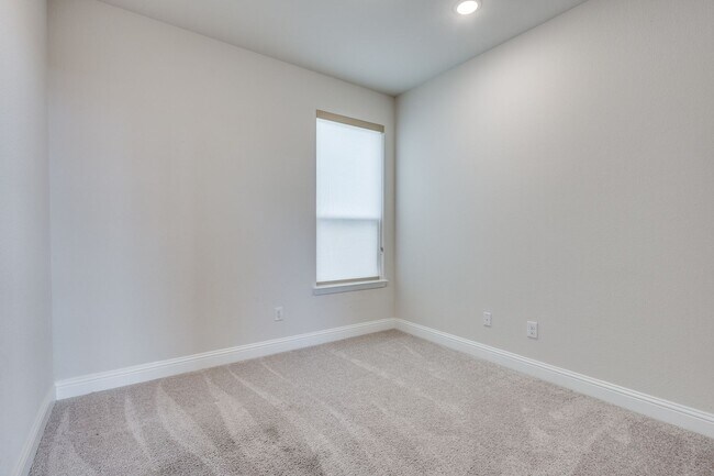 Building Photo - 10538 Downy Cup Dr