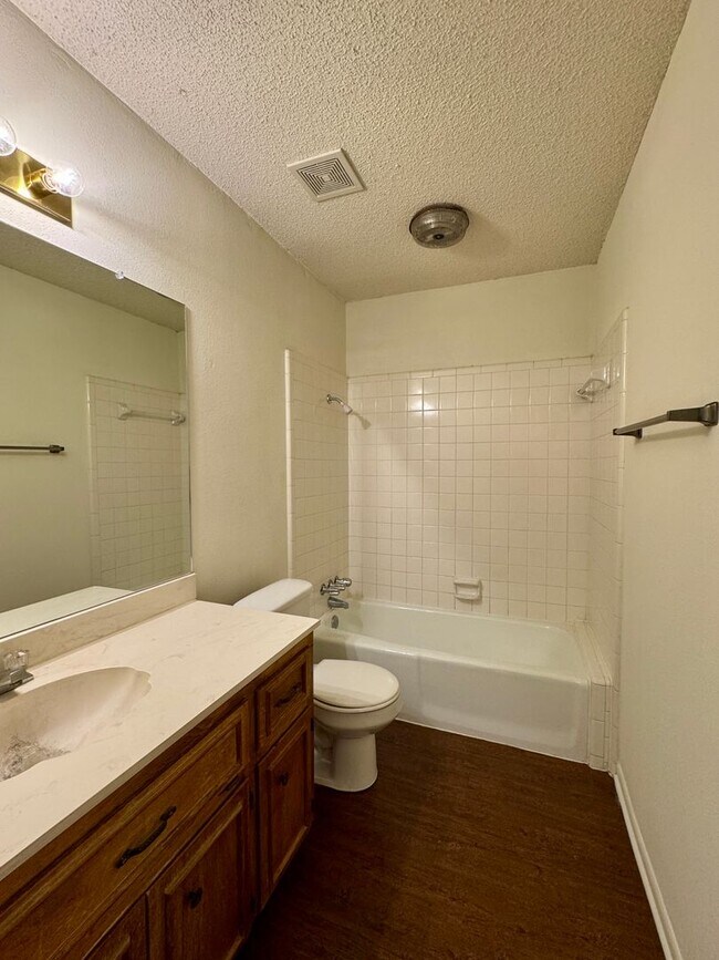 Building Photo - Duplex