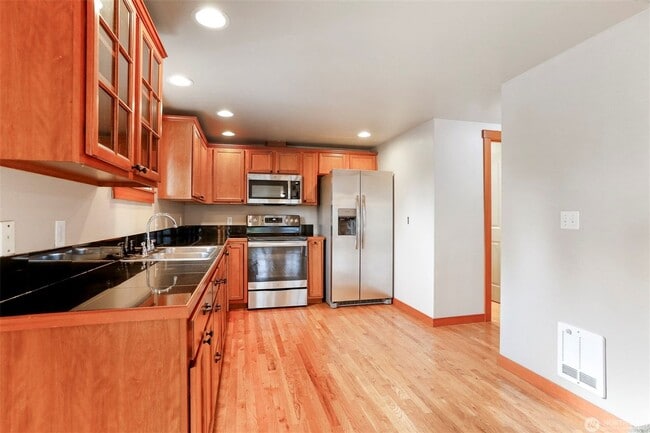 Building Photo - 3Bd/2.5Ba Seattle Townhome