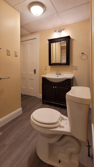 Bathroom - 527 W Water St