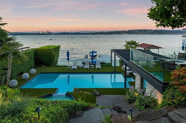 Building Photo - Leschi Waterfront Home